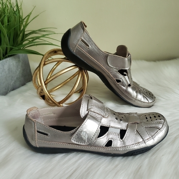 Ros Hommerson Candid Silver loafers flats Comfy Size 9 - Picture 2 of 16